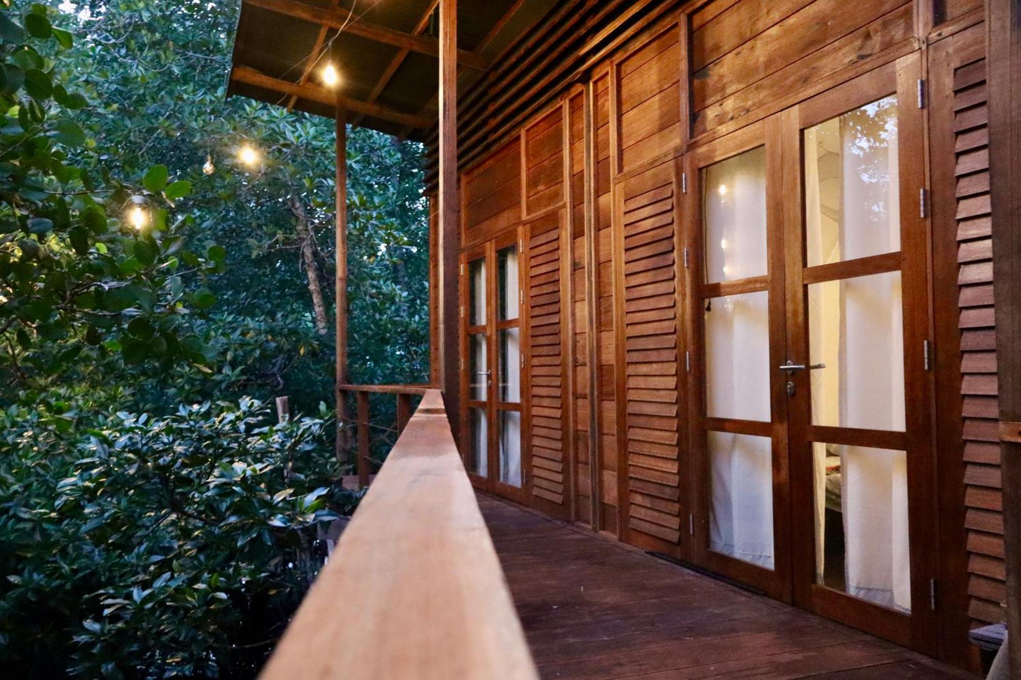 Villa Luzo & Tours Saonek Luaran gambar