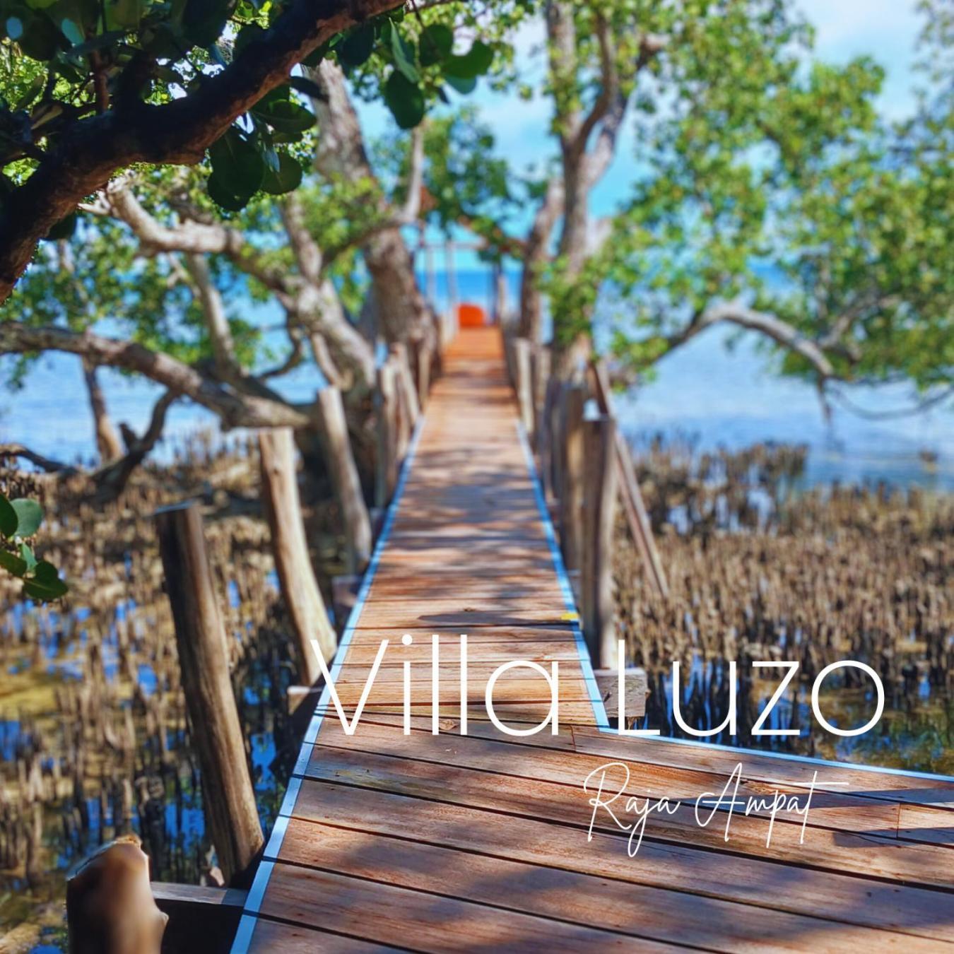 Villa Luzo & Tours Saonek Luaran gambar